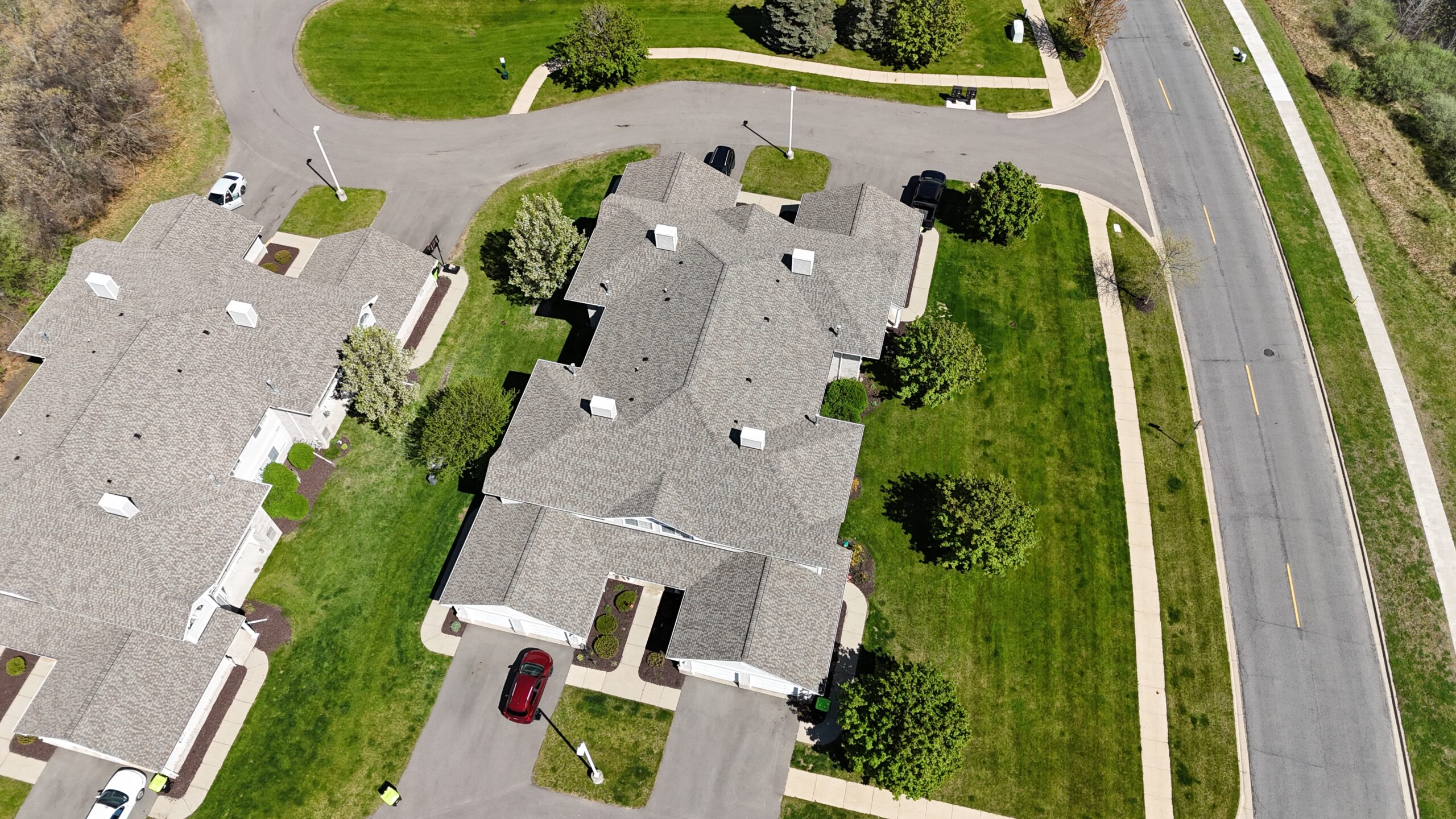 Residential roof replacement project in Metro Detroit, MI — Roofcom (#18)