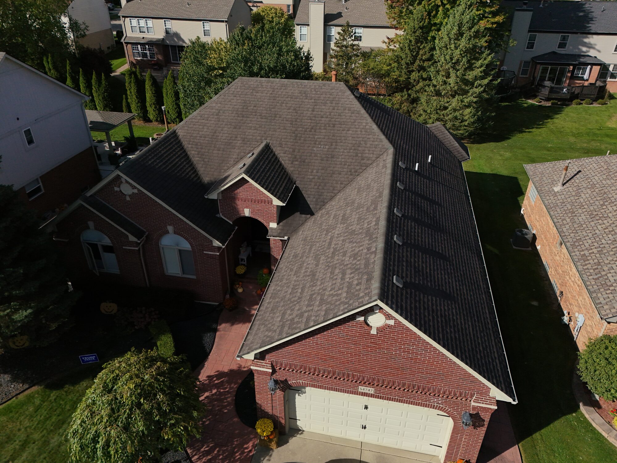 Residential roof replacement project in Metro Detroit, MI — Roofcom (#11)