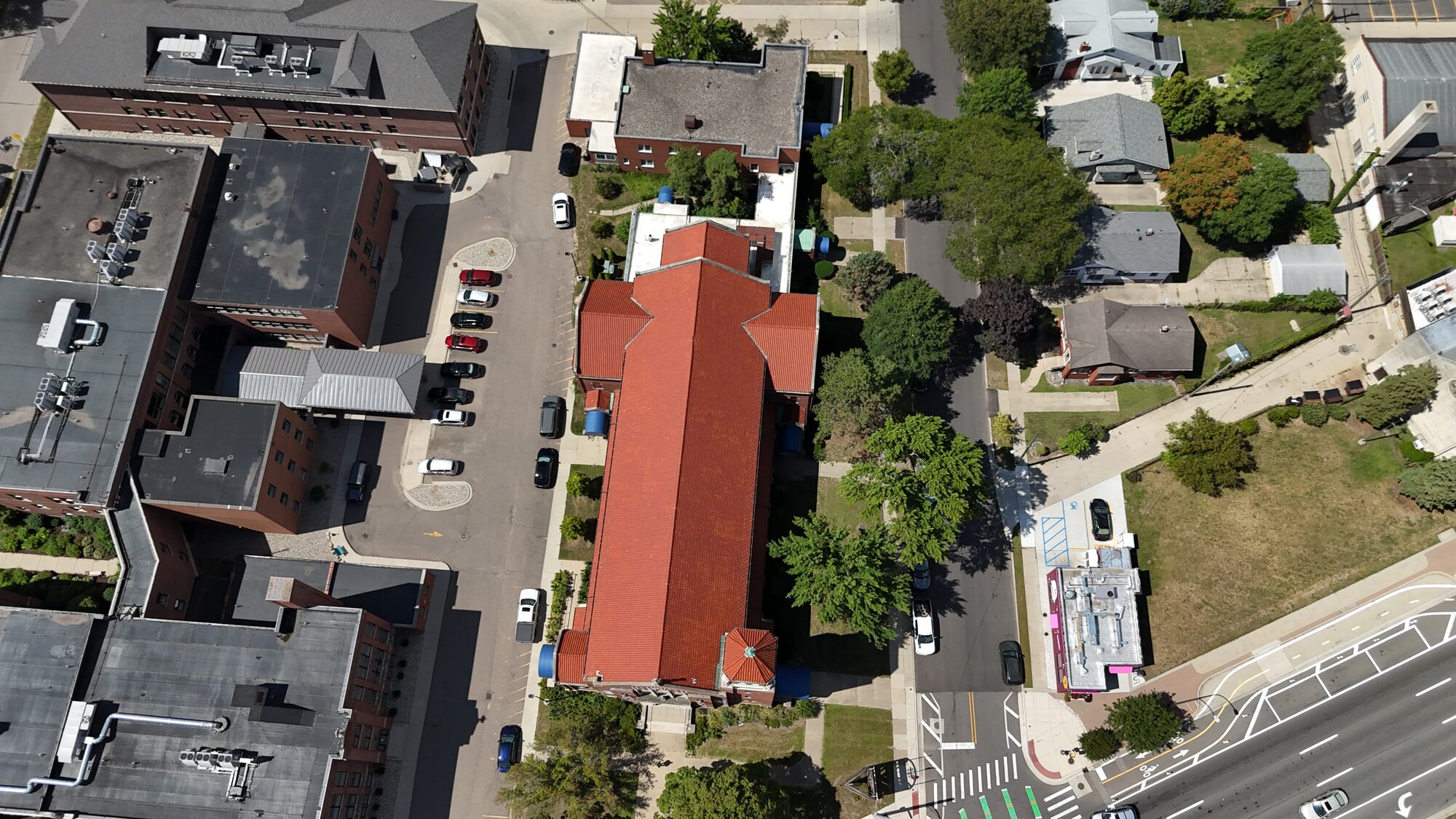 Residential roof replacement project in Metro Detroit, MI — Roofcom (#19)