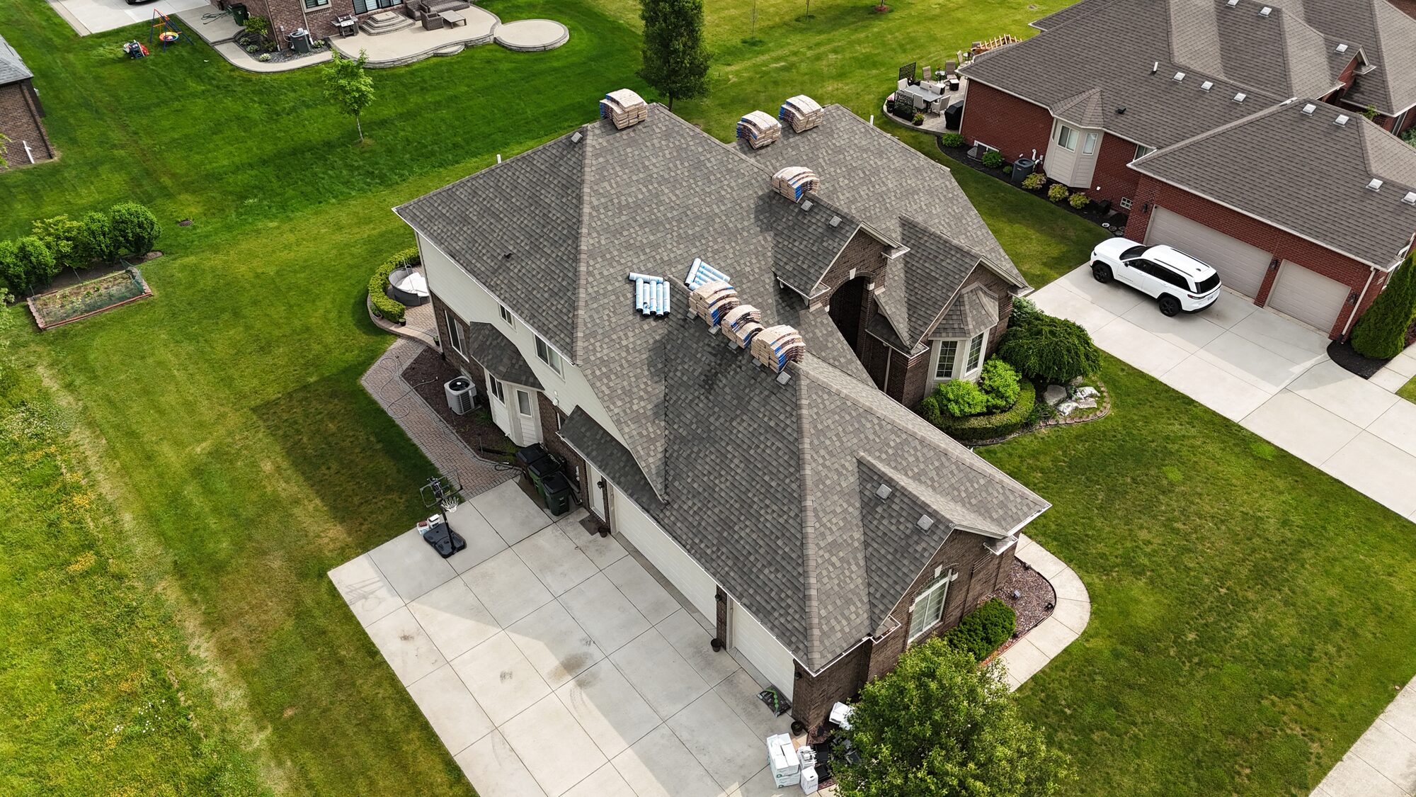 Residential roof replacement project in Metro Detroit, MI — Roofcom (#21)