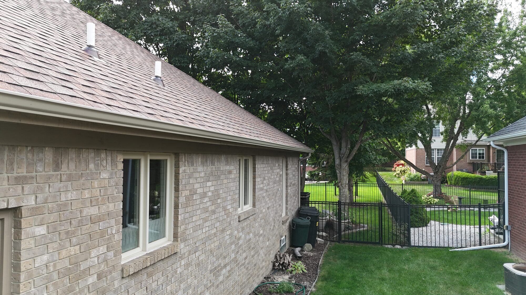 Residential roof replacement project in Metro Detroit, MI — Roofcom (#32)