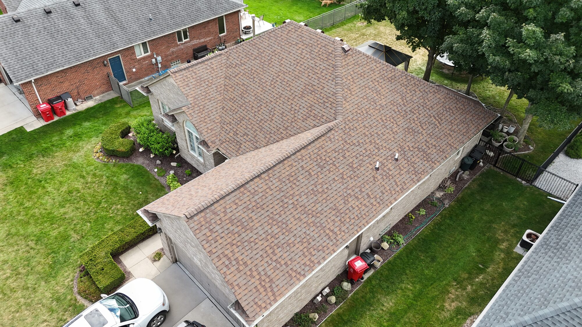 Residential roof replacement project in Metro Detroit, MI — Roofcom (#33)