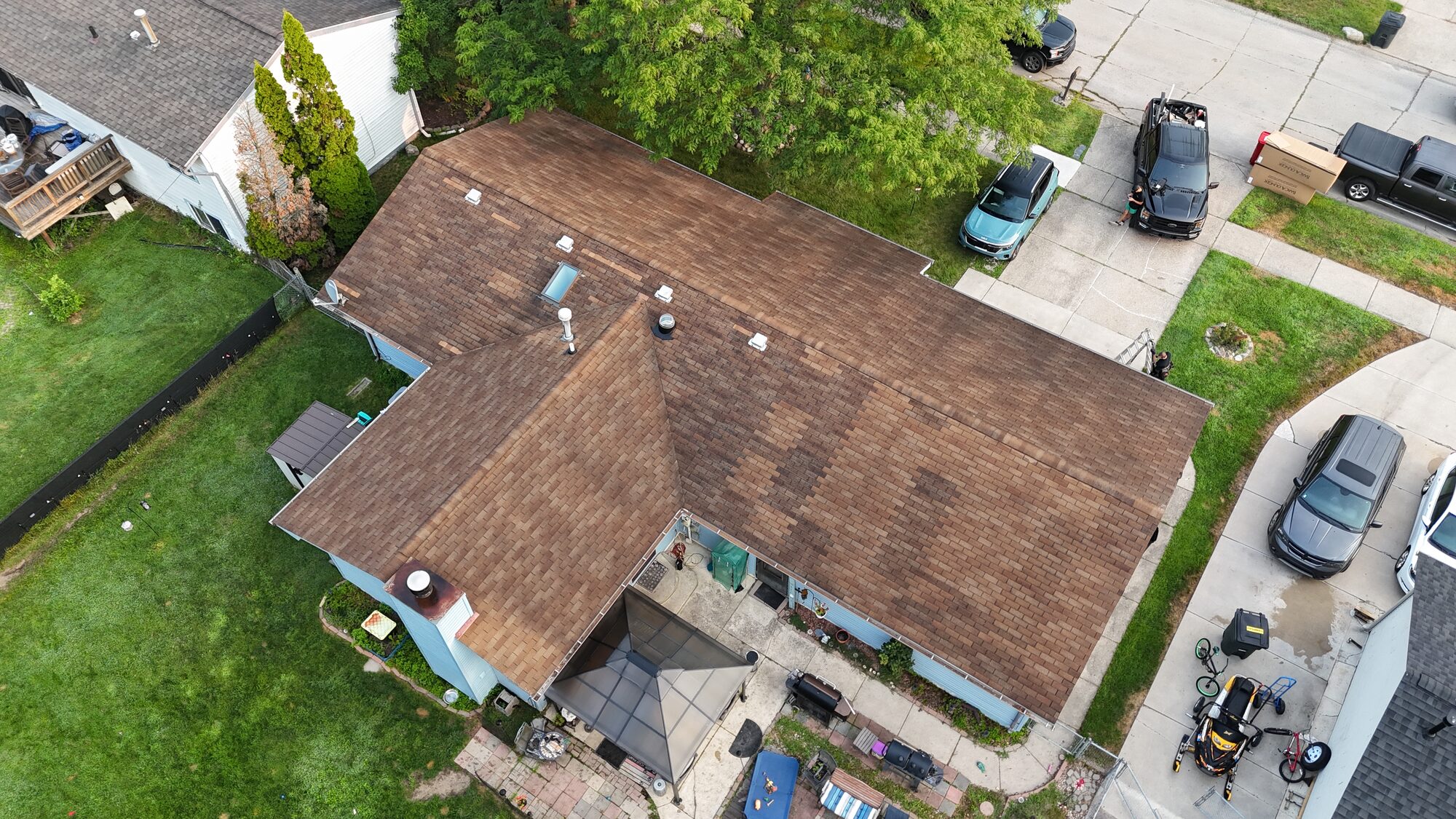 Residential roof replacement project in Metro Detroit, MI — Roofcom (#34)