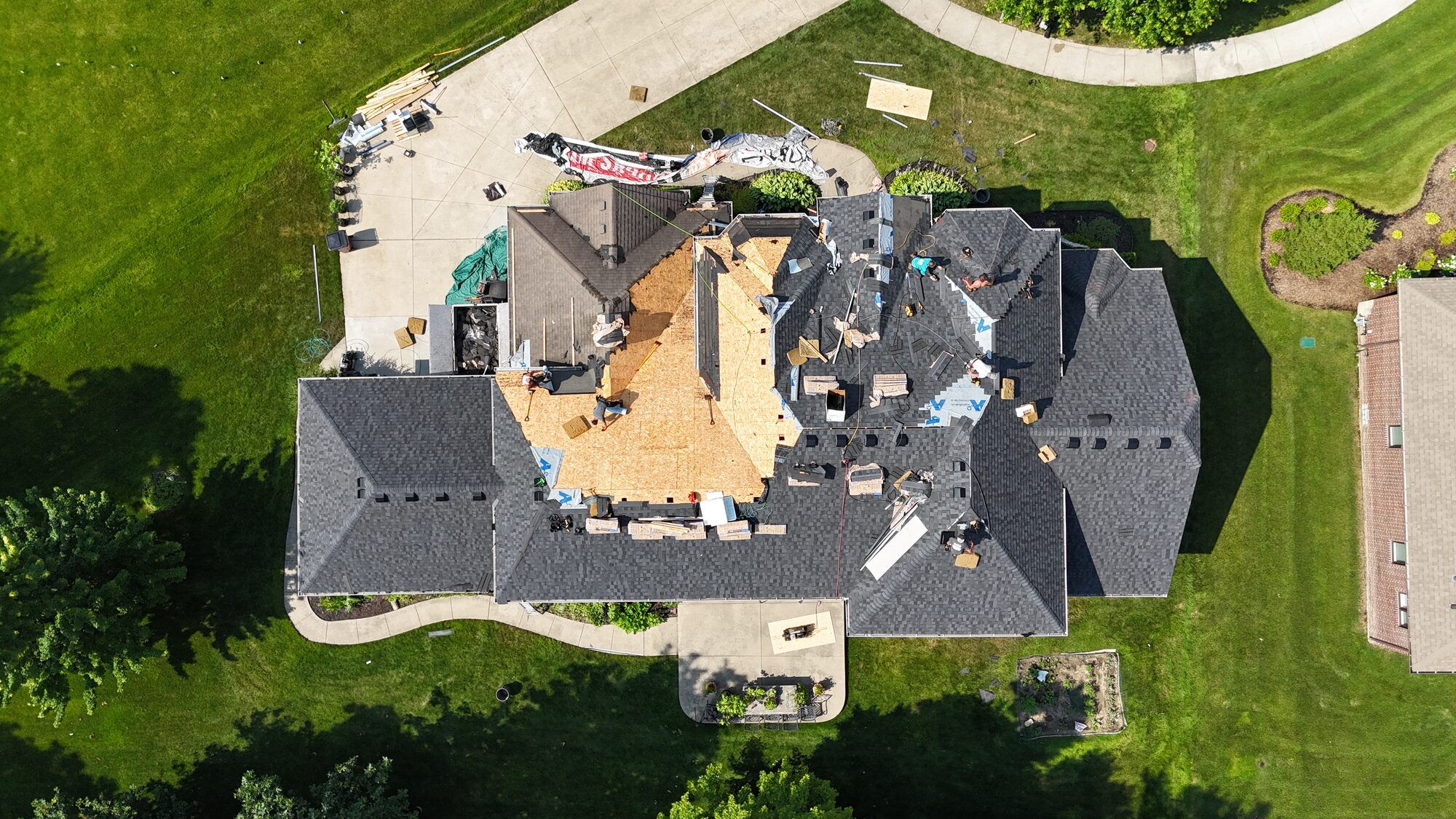 Residential roof replacement project in Metro Detroit, MI — Roofcom (#38)